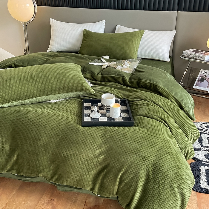 91家纺网 家纺一手货源 找家纺 雅居纺家纺 2024新款简约风雕花绒四件套 华夫格绒-墨绿