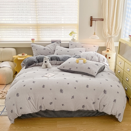 雅居纺家纺 2024新款高克重印花牛奶绒四件套 竖条小花