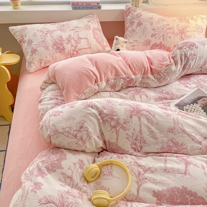 91家纺网 家纺一手货源 找家纺 雅居纺家纺 2024新款高克重印花牛奶绒四件套 幻境-粉