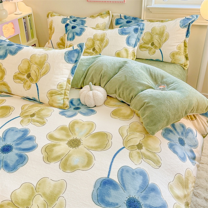 91家纺网 家纺一手货源 找家纺 名兮 2024新款卡通时尚风高克重牛奶绒四件套 卡罗