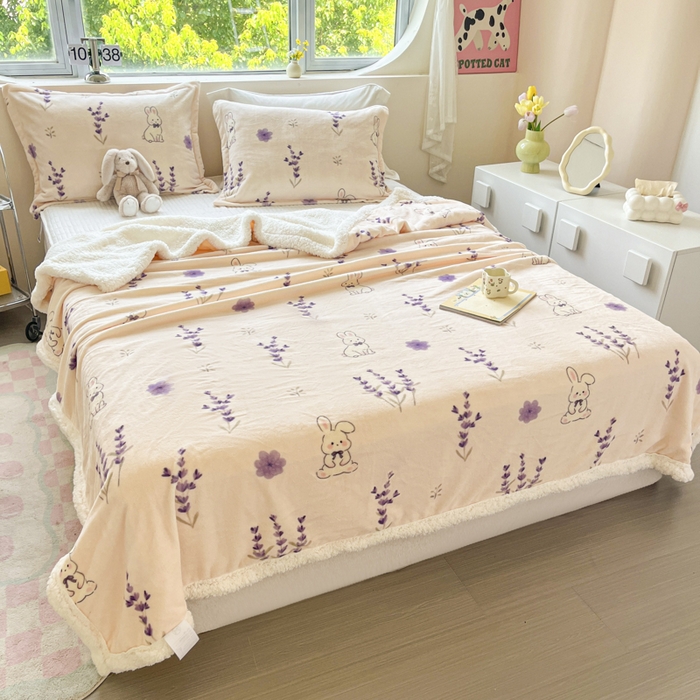 91家纺网 家纺一手货源 找家纺 沐慕 2024新款AB版牛奶绒拼羊羔绒毛毯毯子 毛毯-紫兔花香