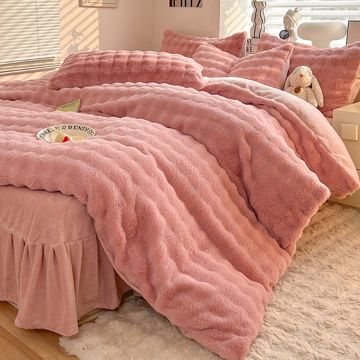 91家纺网 家纺一手货源 找家纺 欧冠家纺 2024秋冬新款纯色泡泡绒和七彩泡泡床裙款四件套 泡泡-甜心粉