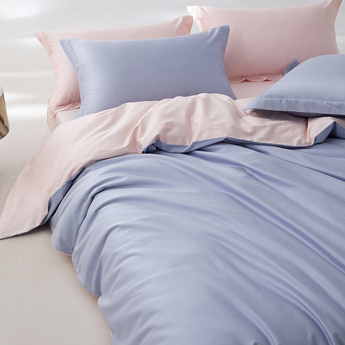91家纺网 家纺一手货源 找家纺 轩和家居 2024新款简约纯色50s长绒棉贡缎四件套 碧落蓝+夏恋粉