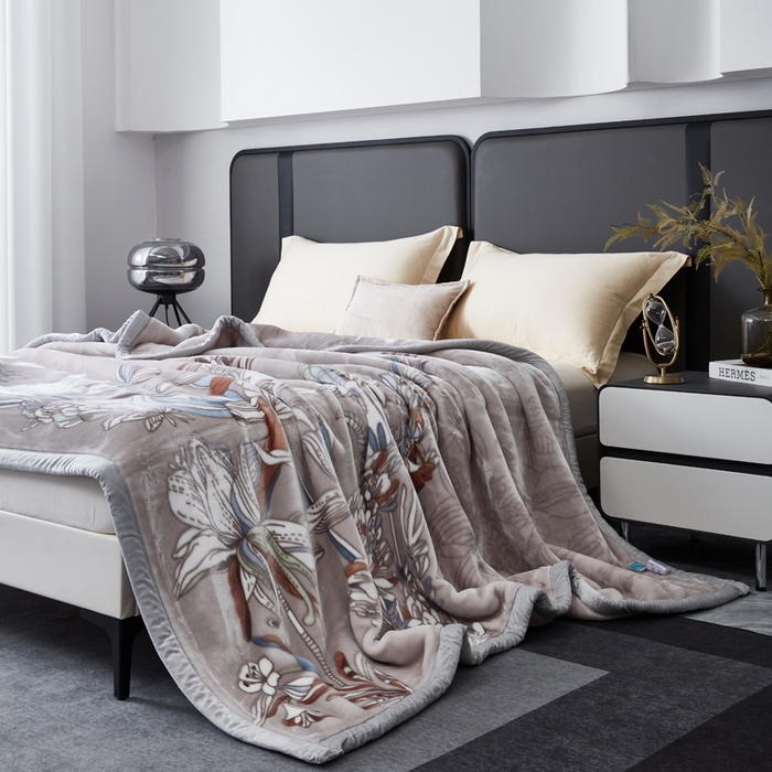 91家纺网 家纺一手货源 找家纺 凯轩毛毛毯毯子网销专供 2024新款新中式大版印花双层云毛毯毯子 梦影