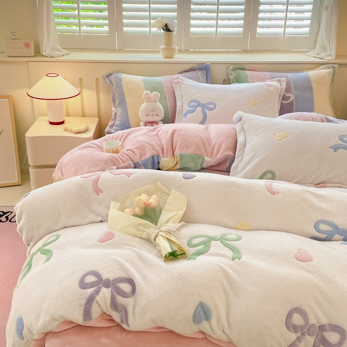 91家纺网 家纺一手货源 找家纺 沐慕 2024新款卡通印花雪花绒四件套加厚牛奶绒四件套 彩虹