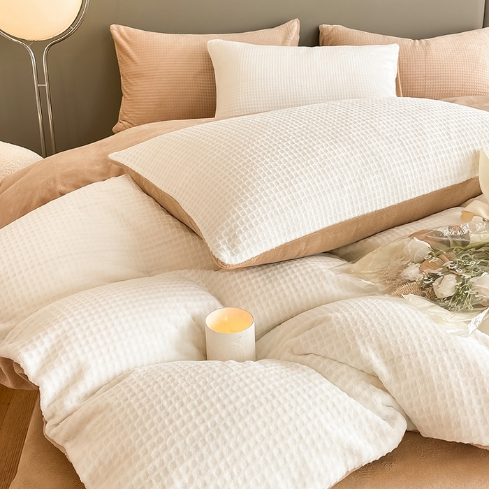 91家纺网 家纺一手货源 找家纺 （总）雅居纺家纺 2024新款简约风雕花绒四件套