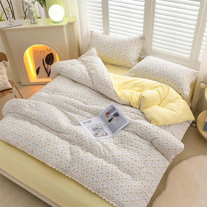 91家纺网 家纺一手货源 找家纺 圣楚家纺 2024新款加厚保暖云朵棉毛球冬被 春色恋曲