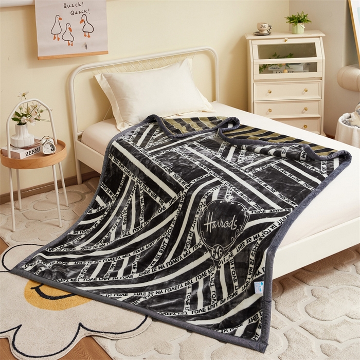 91家纺网 家纺一手货源 找家纺 凯轩毛毛毯毯子网销专供 2024新款双层学生云毛毯毯子 自由-黑