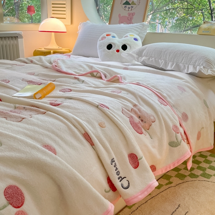 91家纺网 家纺一手货源 找家纺 慕尚家纺 2025新款高克重加厚雪花绒毛毯毯子 樱桃熊