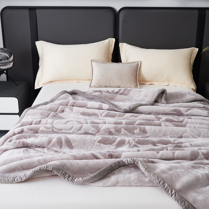 91家纺网 家纺一手货源 找家纺 凯轩毛毛毯毯子网销专供 2024新款新中式大版印花双层云毛毯毯子 谜恋