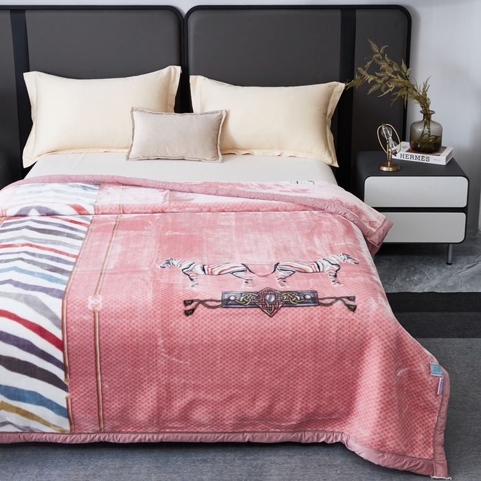 91家纺网 家纺一手货源 找家纺 凯轩毛毛毯毯子网销专供 2024新款新中式大版印花双层云毛毯毯子 双马