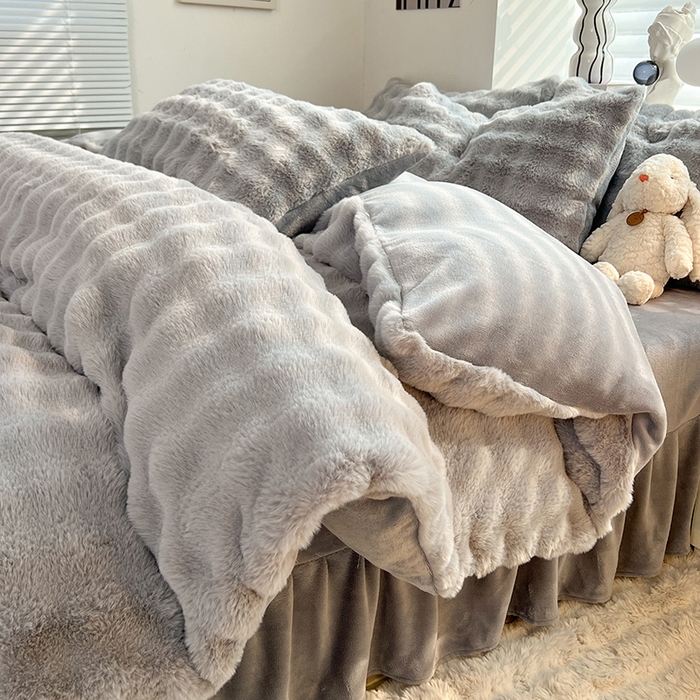 91家纺网 家纺一手货源 找家纺 欧冠家纺 2024秋冬新款纯色泡泡绒和七彩泡泡床裙款四件套 泡泡-高级灰