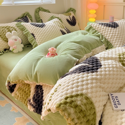 91家纺网 家纺一手货源 找家纺 （总）羚羊语家纺 2024新款230克提花豆豆绒牛奶绒四件套