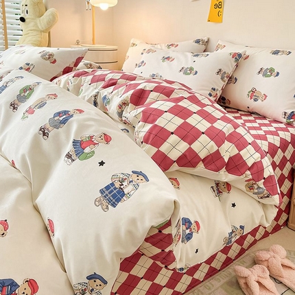 91家纺网 家纺一手货源 找家纺 麦伦家居 2024全棉斜纹13372小清新碎花卡通系列四件套 漫步小熊