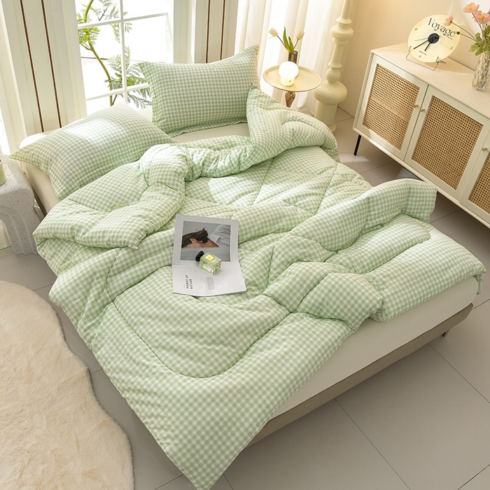 91家纺网 家纺一手货源 找家纺 圣楚家纺 2024新款绗缝保暖印花冬被 绿小格