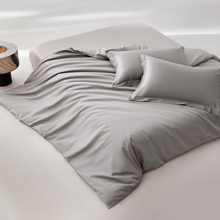 91家纺网 家纺一手货源 找家纺 轩和家居 2024新款简约纯色50s长绒棉贡缎四件套 雅士灰+迷雾灰