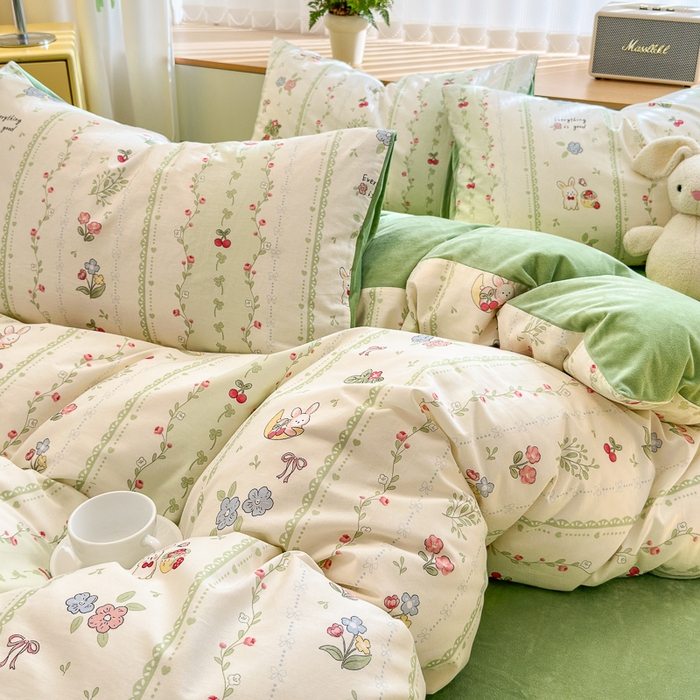 91家纺网 家纺一手货源 找家纺 清雅福 2024新款小清新ins棉加绒印花四件套系列-棉绒风格二 草莓兔