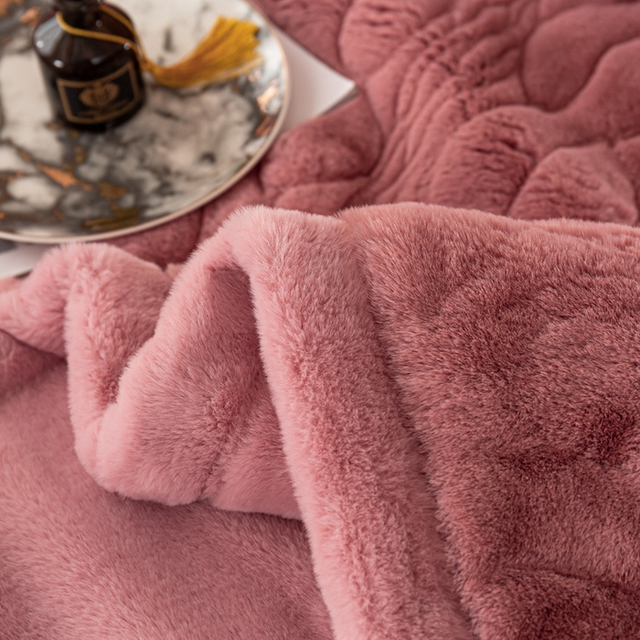 91家纺网 家纺一手货源 找家纺 凯轩毛毛毯毯子网销专供 2024新款精品仿裘皮毛毯毯子 藕粉