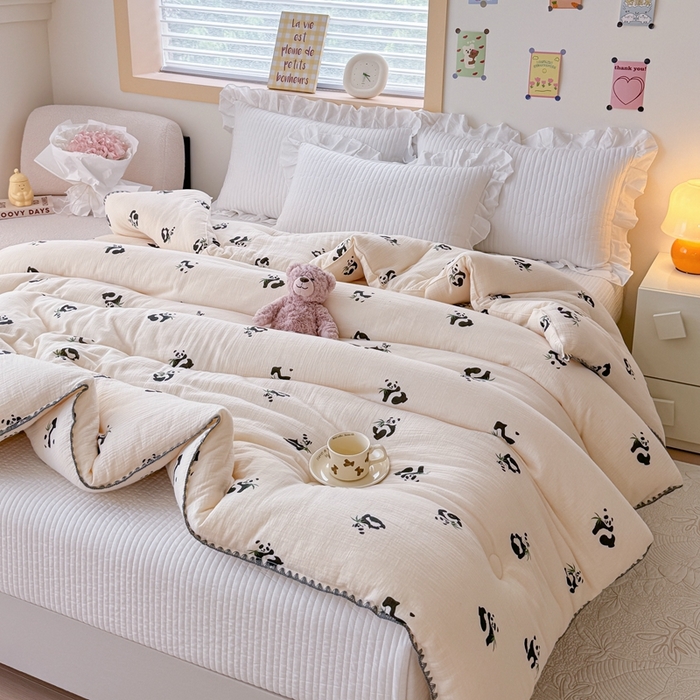 91家纺网 家纺一手货源 找家纺 芯恋家居 2025新款秋冬款母婴级全棉皱皱双层纱大豆被春秋被加厚大豆被 竹林熊猫