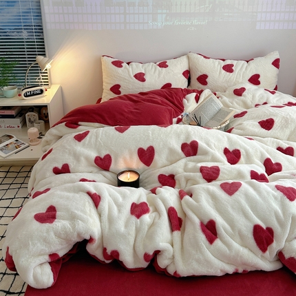 91家纺网 家纺一手货源 找家纺 （总）雅居纺家纺 2024新款高克重兔毛印花牛奶绒四件套-爱心