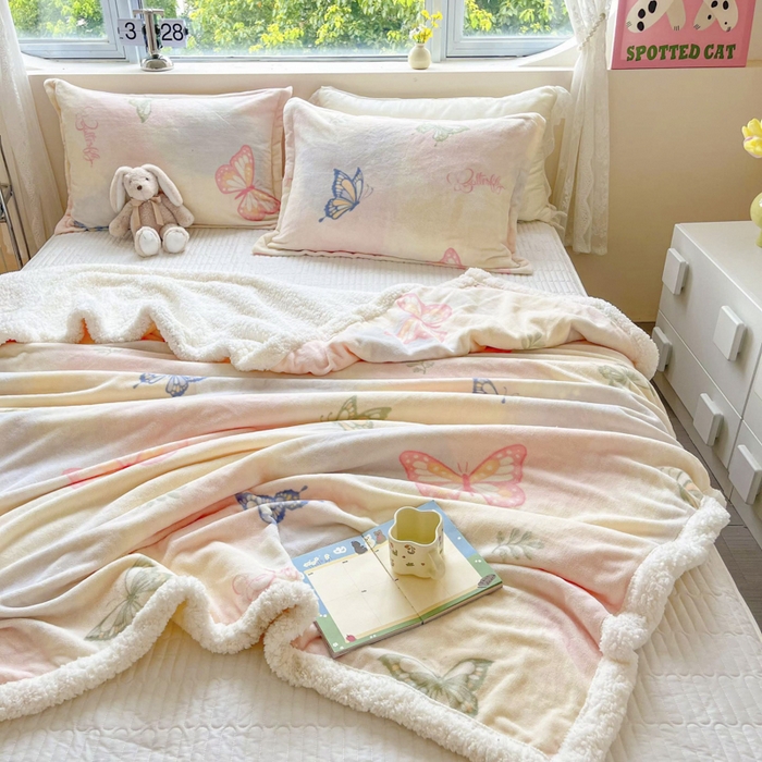 91家纺网 家纺一手货源 找家纺 沐慕 2024新款AB版牛奶绒拼羊羔绒毛毯毯子 毛毯-蝴蝶飘飘