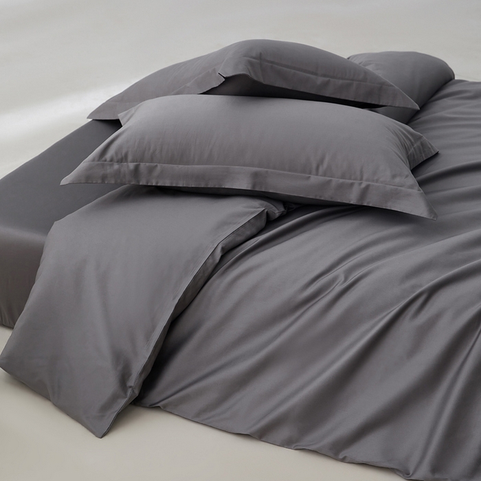 91家纺网 家纺一手货源 找家纺 轩和家居 2024新款简约纯色50s长绒棉贡缎四件套 梦境灰