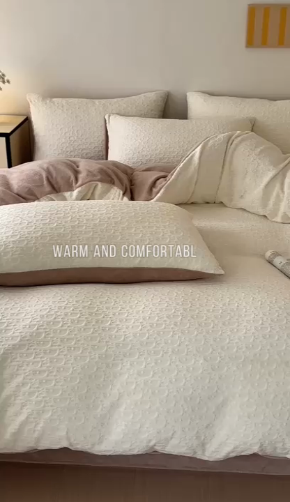 91家纺网 家纺一手货源 找家纺 雅居纺家纺 2024新款简约风雕花绒四件套 米兰-白