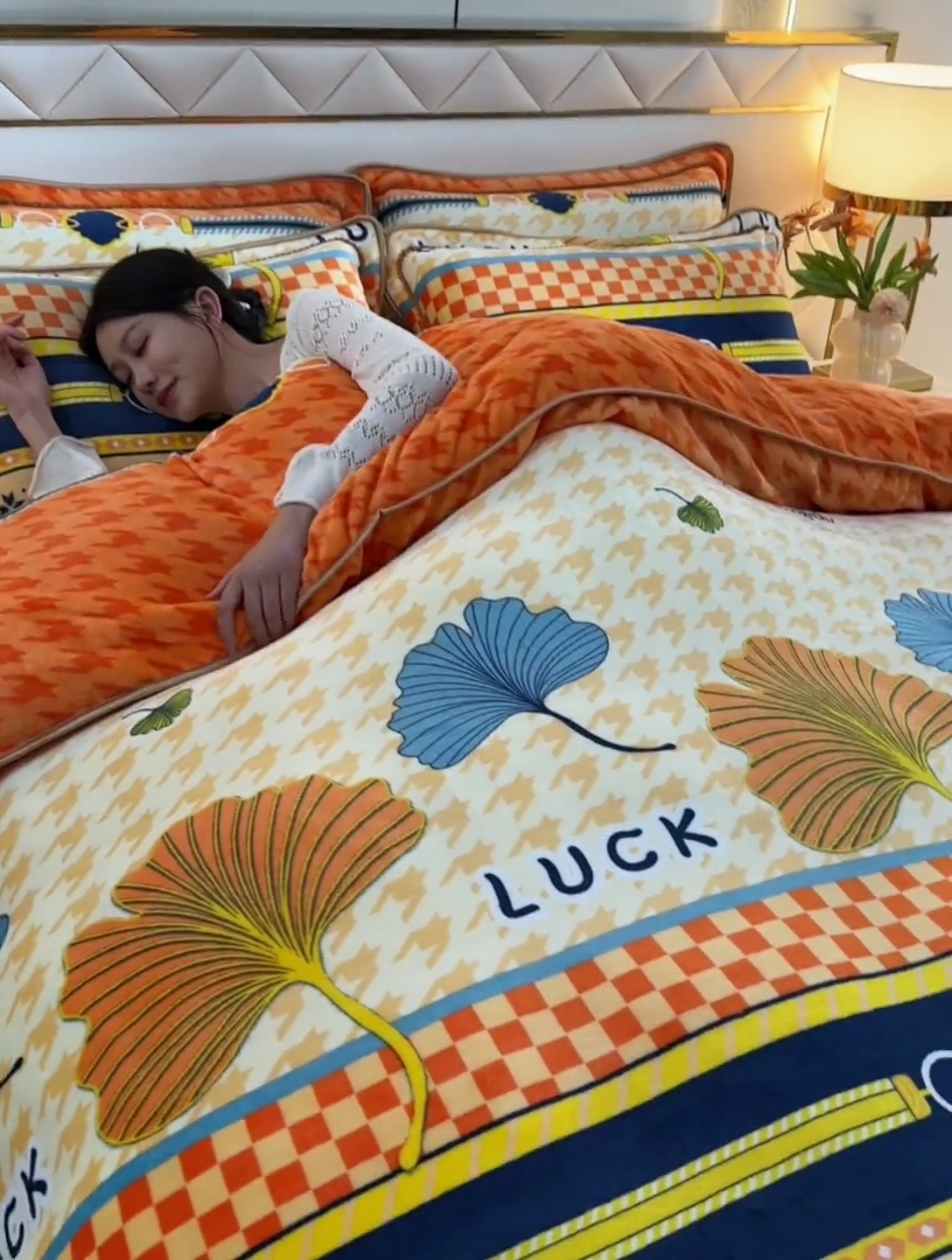 91家纺网 家纺一手货源 找家纺 金柚子 2024新款加厚牛奶绒四件套 一叶知秋