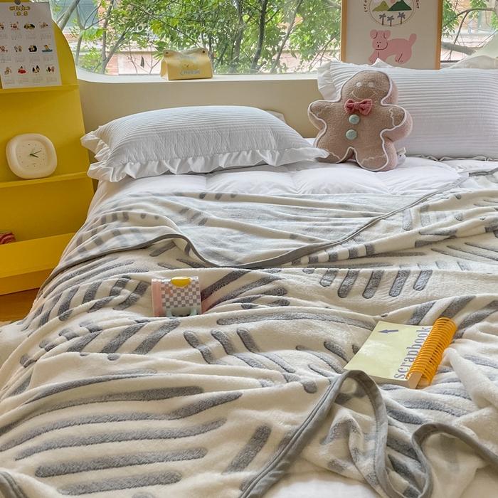 91家纺网 家纺一手货源 找家纺 慕尚家纺 2025新款高克重加厚雪花绒毛毯毯子 素蓝