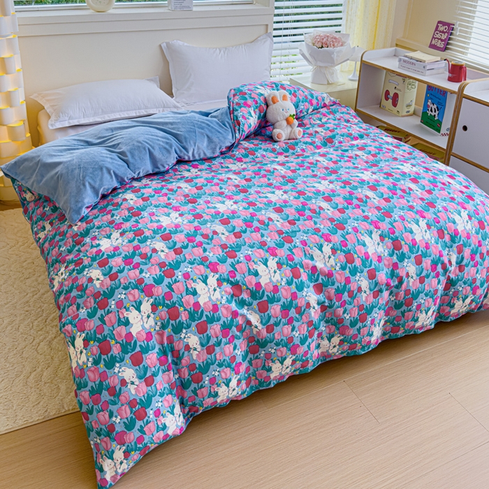 91家纺网 家纺一手货源 找家纺 清雅福 2024新款小清新ins棉加绒印花四件套系列-棉绒风格一 棉绒爱情兔