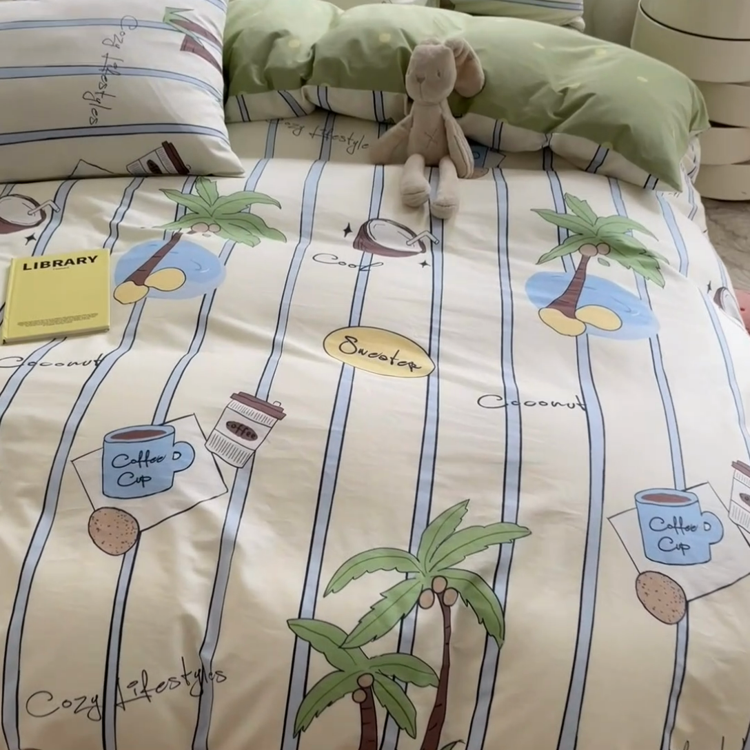 91家纺网 家纺一手货源 找家纺 麦伦家居 2024全棉斜纹13372小清新碎花卡通系列四件套 度假时光