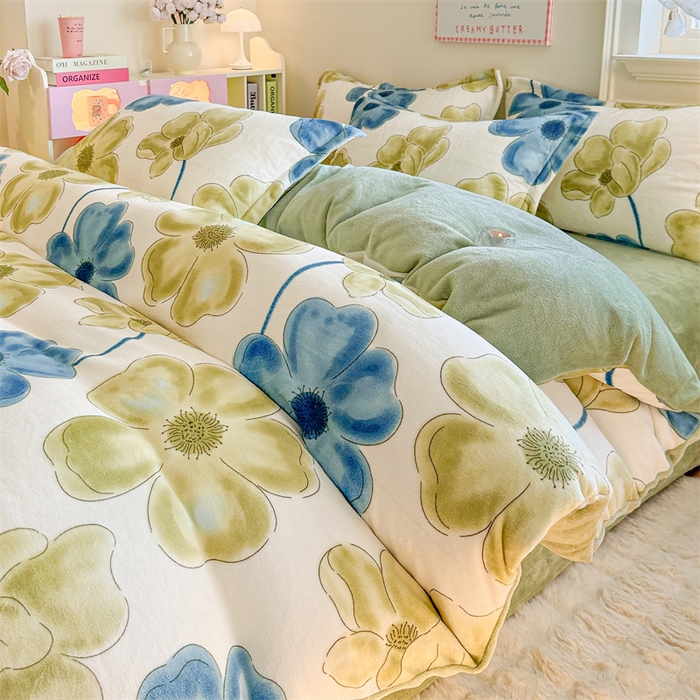 91家纺网 家纺一手货源 找家纺 名兮 2024新款卡通时尚风高克重牛奶绒四件套 卡罗