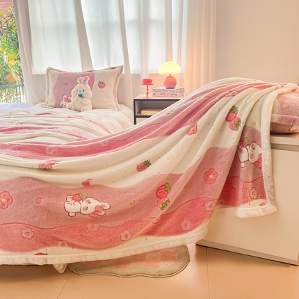 沐慕 2024新款加厚雪花绒菠萝格宽幅包边毛毯 毛毯-草莓兔