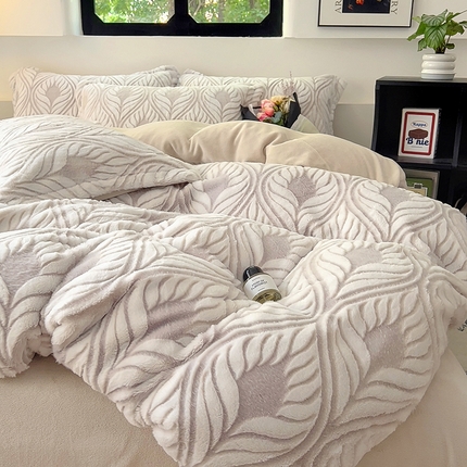 91家纺网 家纺一手货源 找家纺 （总）昊川2025新款高克重330g兔毛仿皮草超奢3D立体浮雕绒四件套9斤