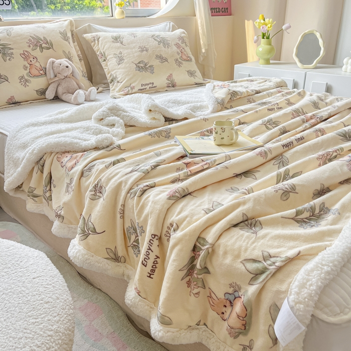 91家纺网 家纺一手货源 找家纺 沐慕 2024新款AB版牛奶绒拼羊羔绒毛毯毯子 毛毯-叶子小兔