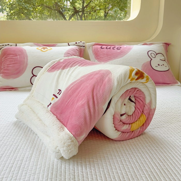 91家纺网 家纺一手货源 找家纺 沐慕 2024新款AB版牛奶绒拼羊羔绒毛毯毯子 毛毯-爱心粉兔