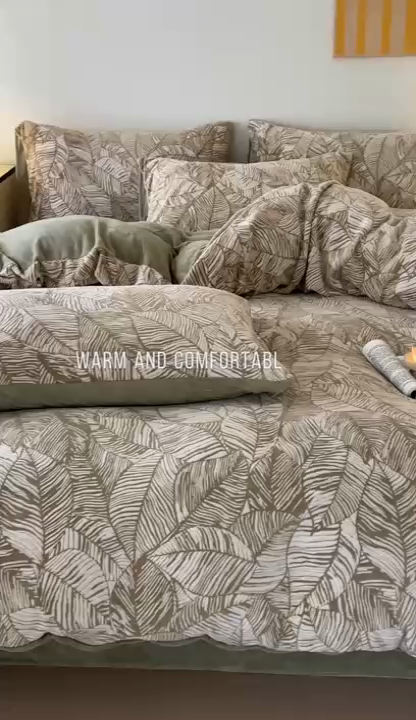 91家纺网 家纺一手货源 找家纺 雅居纺家纺 2024新款花卉雕花绒四件套 深色树叶