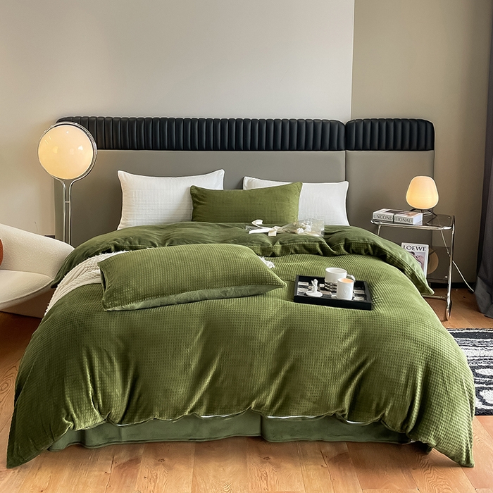 91家纺网 家纺一手货源 找家纺 雅居纺家纺 2024新款简约风雕花绒四件套 华夫格绒-墨绿