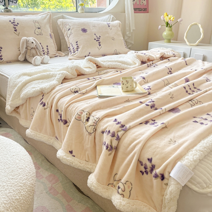 91家纺网 家纺一手货源 找家纺 沐慕 2024新款AB版牛奶绒拼羊羔绒毛毯毯子 毛毯-紫兔花香