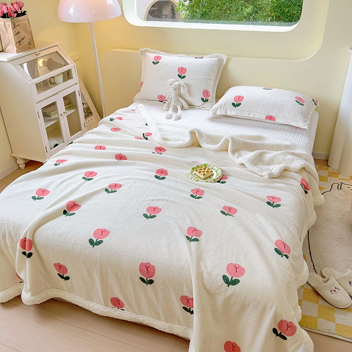 91家纺网 家纺一手货源 找家纺 沐慕 2024新款AB版牛奶绒拼羊羔绒毛毯毯子 毛毯-郁金香