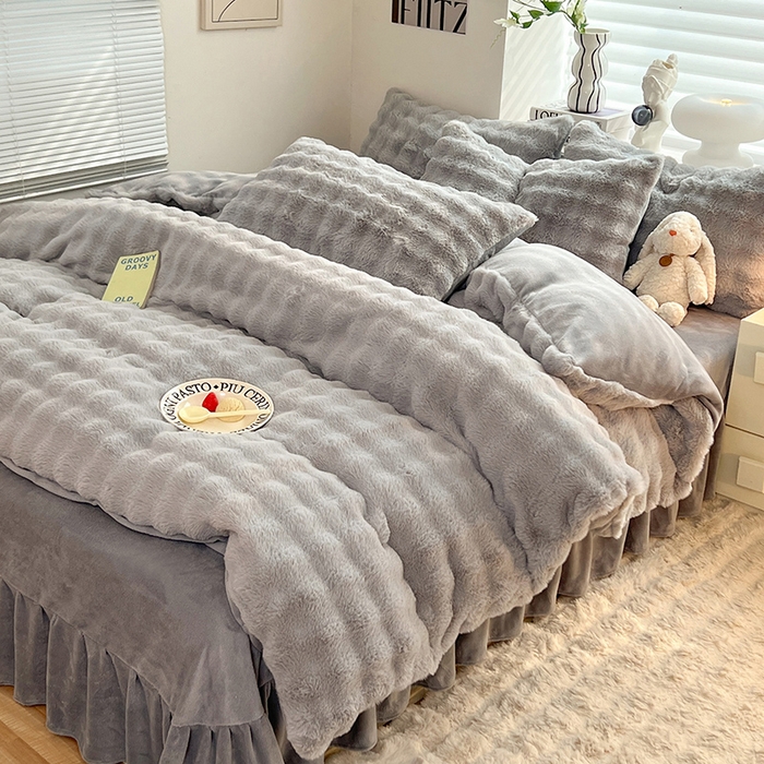 91家纺网 家纺一手货源 找家纺 欧冠家纺 2024秋冬新款纯色泡泡绒和七彩泡泡床裙款四件套 泡泡-高级灰