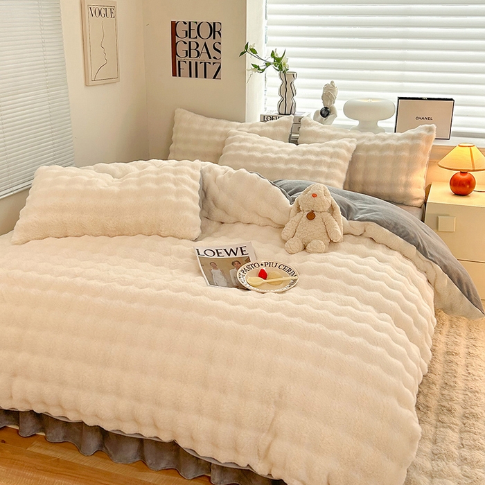 91家纺网 家纺一手货源 找家纺 欧冠家纺 2024秋冬新款纯色泡泡绒和七彩泡泡床裙款四件套 蓝泡泡-奶白灰