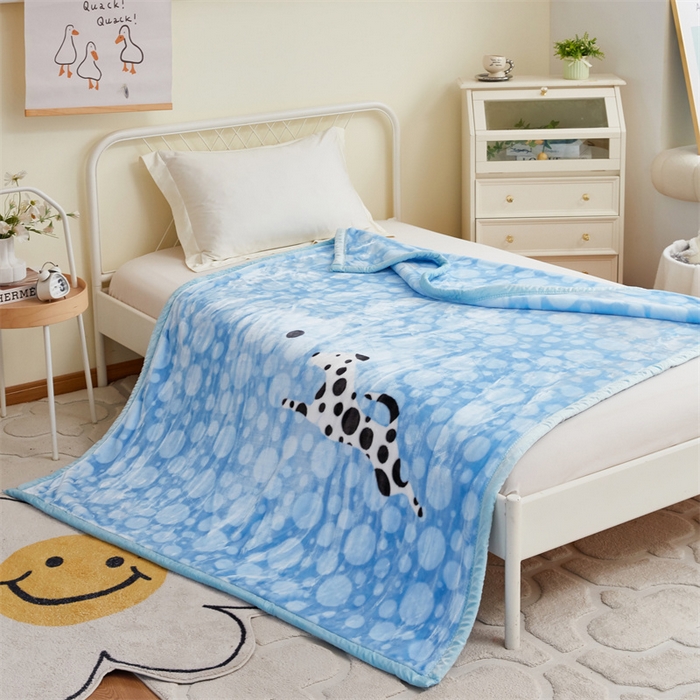 91家纺网 家纺一手货源 找家纺 凯轩毛毛毯毯子网销专供 2024新款双层学生云毛毯毯子 斑点狗-蓝