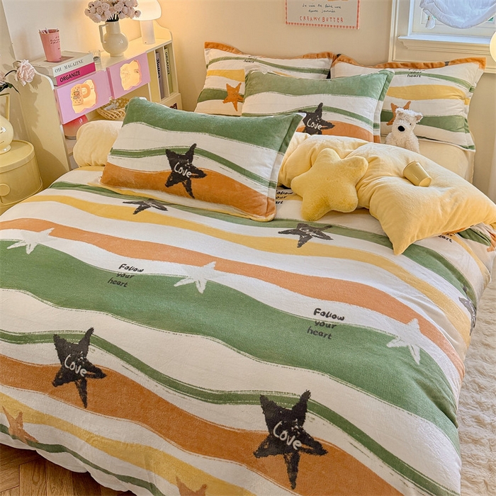 91家纺网 家纺一手货源 找家纺 名兮 2024新款卡通时尚风高克重牛奶绒四件套 繁星