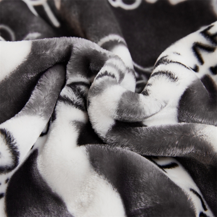 91家纺网 家纺一手货源 找家纺 凯轩毛毛毯毯子网销专供 2024新款双层学生云毛毯毯子 自由-黑