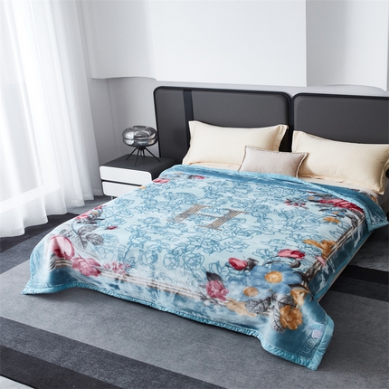 91家纺网 家纺一手货源 找家纺 凯轩毛毛毯毯子网销专供 2024新款新中式大版印花双层云毛毯毯子 蓝色妖姬