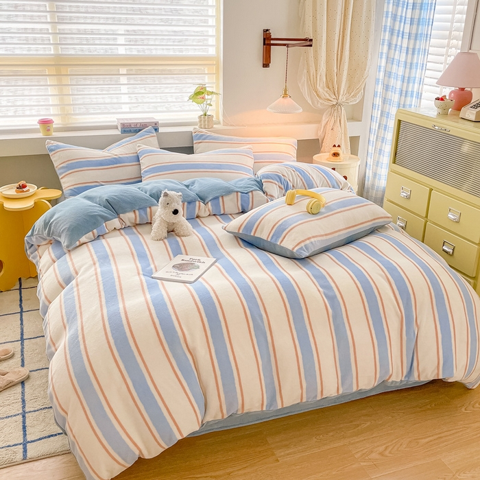 91家纺网 家纺一手货源 找家纺 雅居纺家纺 2024新款高克重印花牛奶绒四件套 蓝色竖条