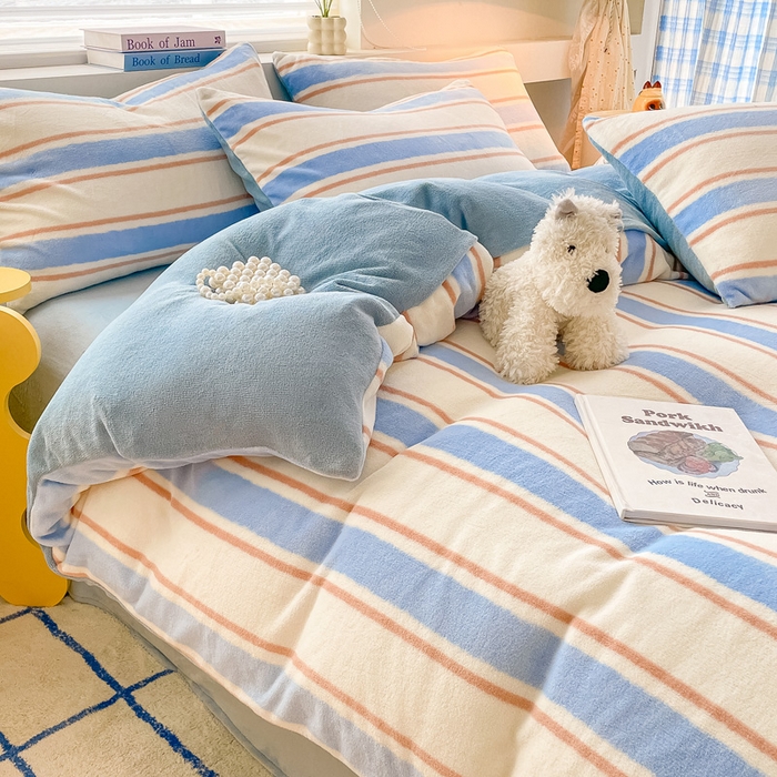 91家纺网 家纺一手货源 找家纺 雅居纺家纺 2024新款高克重印花牛奶绒四件套 蓝色竖条