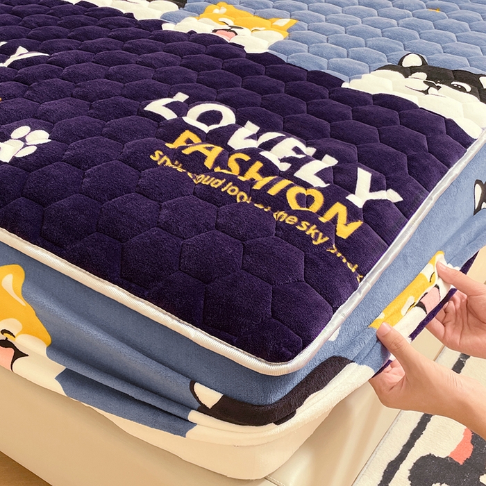 91家纺网 家纺一手货源 找家纺 （总）梦舒羽 2025新款牛奶绒夹棉床笠三件套床罩床单床盖护垫套