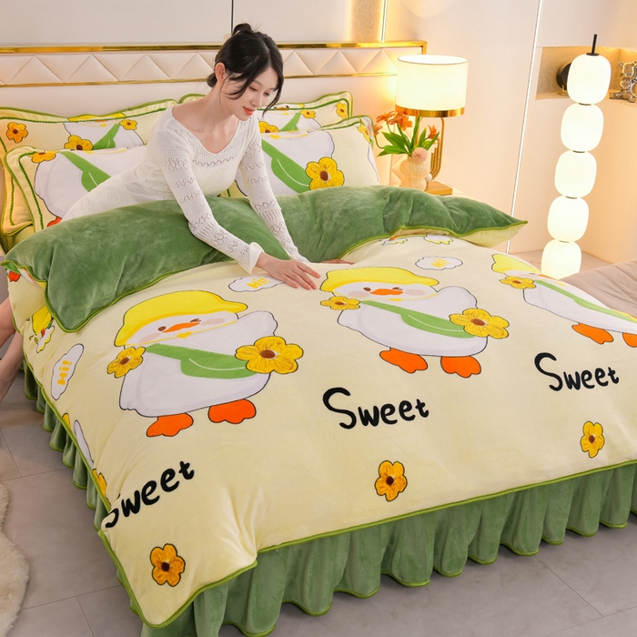 91家纺网 家纺一手货源 找家纺 金柚子 2024新款加厚牛奶绒四件套 你好小黄鸭